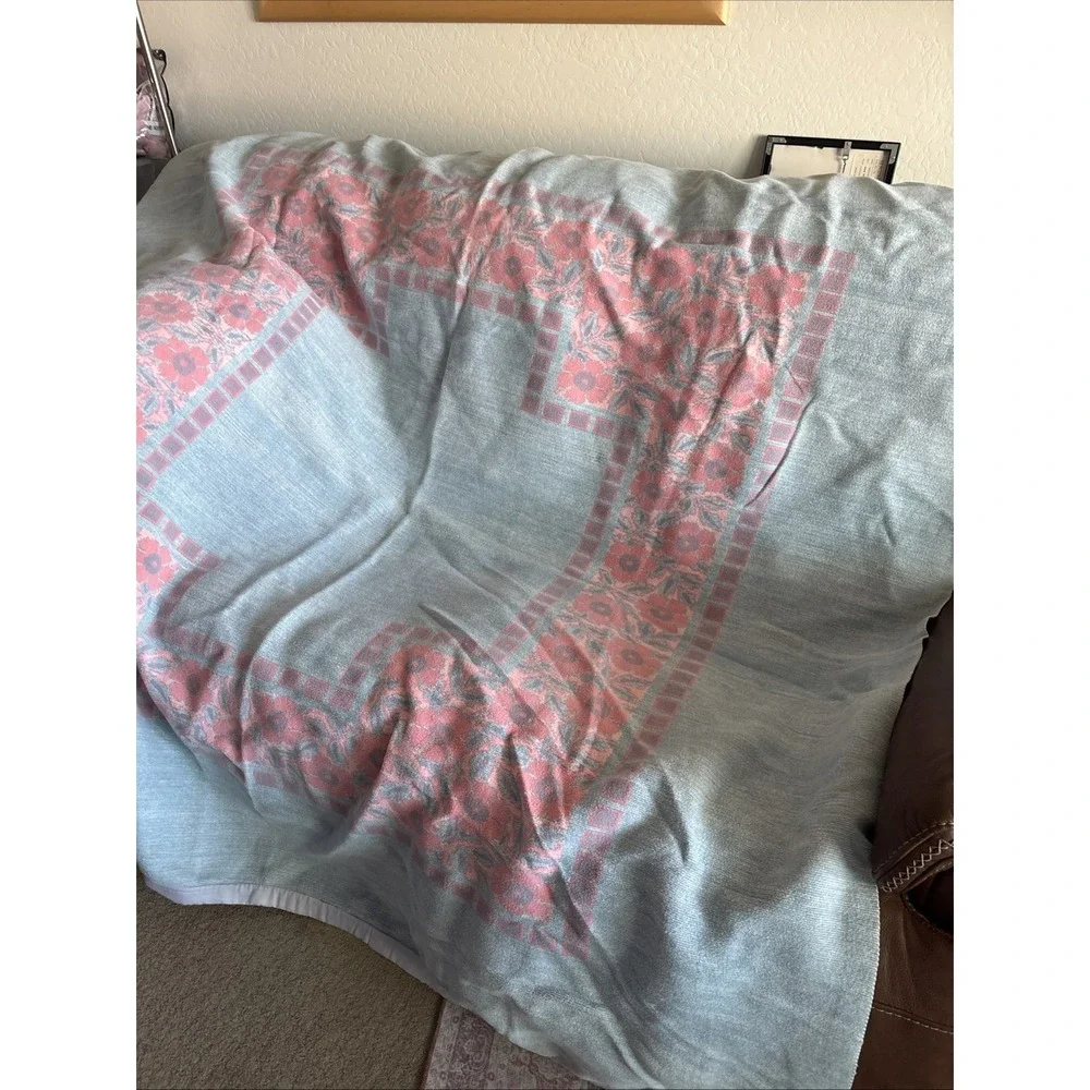 Vintage Cotton Indian blanket brand Chicago reversible floral‎ queen RARE floral